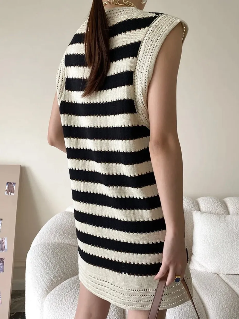 Beige and black striped knitted short dress
