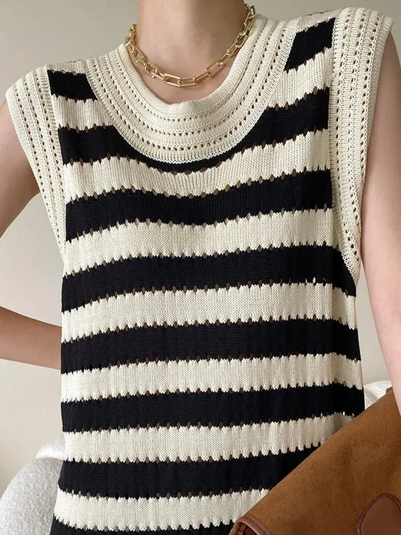 Beige and black striped knitted short dress