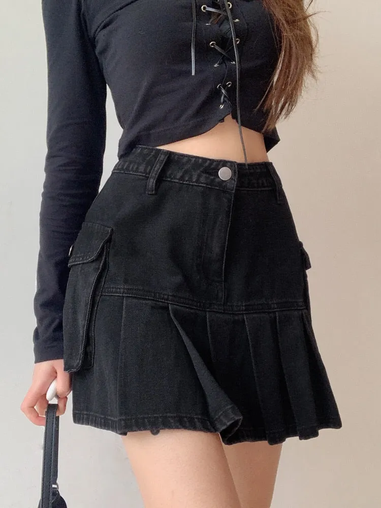 Black Cargo Style Pleated Skirt