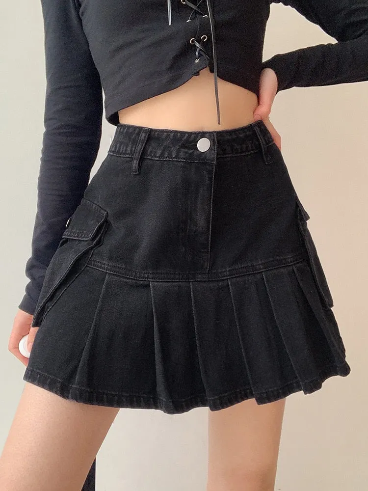 Black Cargo Style Pleated Skirt