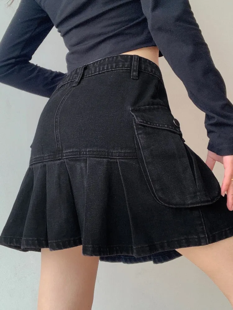 Black Cargo Style Pleated Skirt