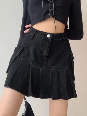 Black Cargo Style Pleated Skirt