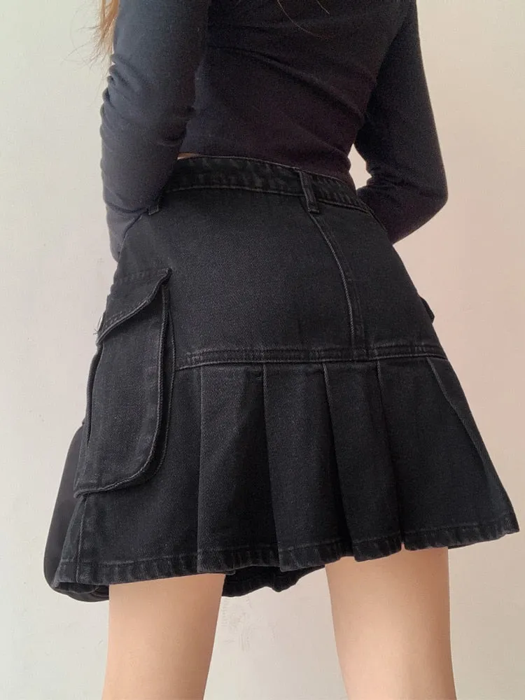 Black Cargo Style Pleated Skirt
