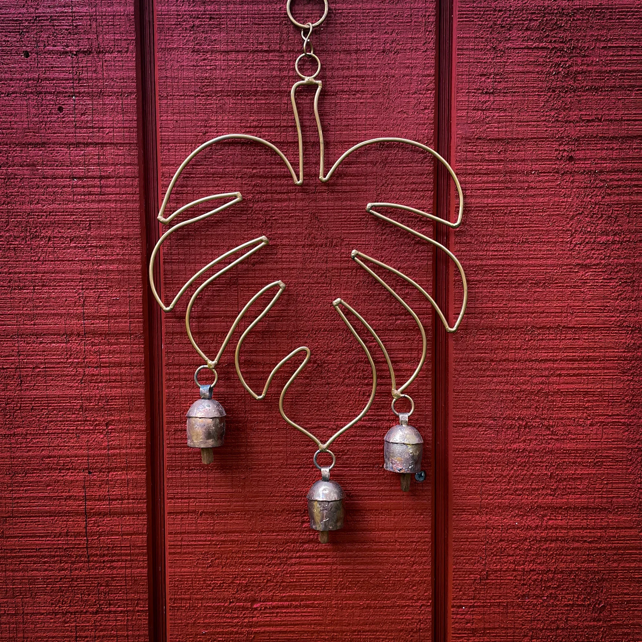 Golden Monstera Frame Chime